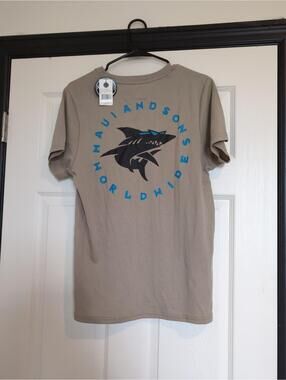 Medium NWT maui and sons surf graphic tee